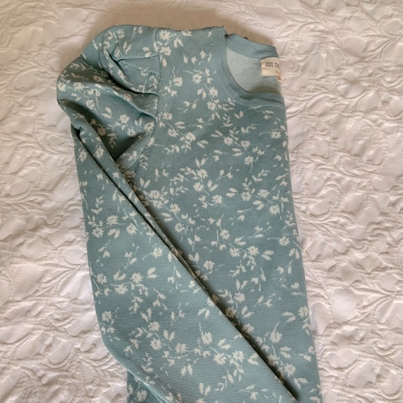 Kiss The Stars ⭐️ Puff Sleeve Floral Top - Picture 3 of 7